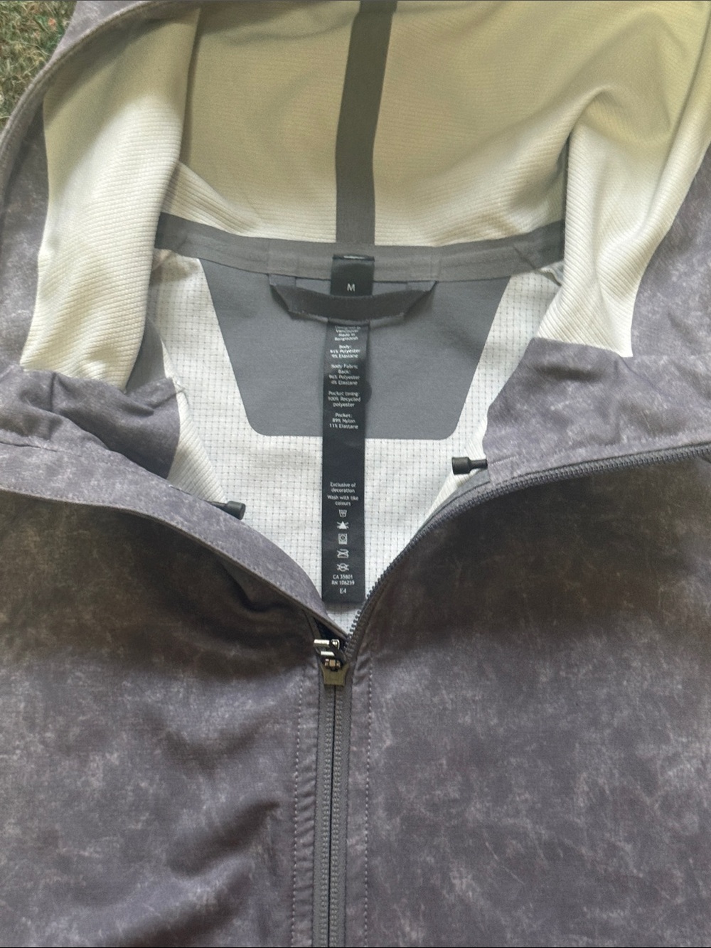 Warp Light Jacket
Packable - Picture 2 of 3